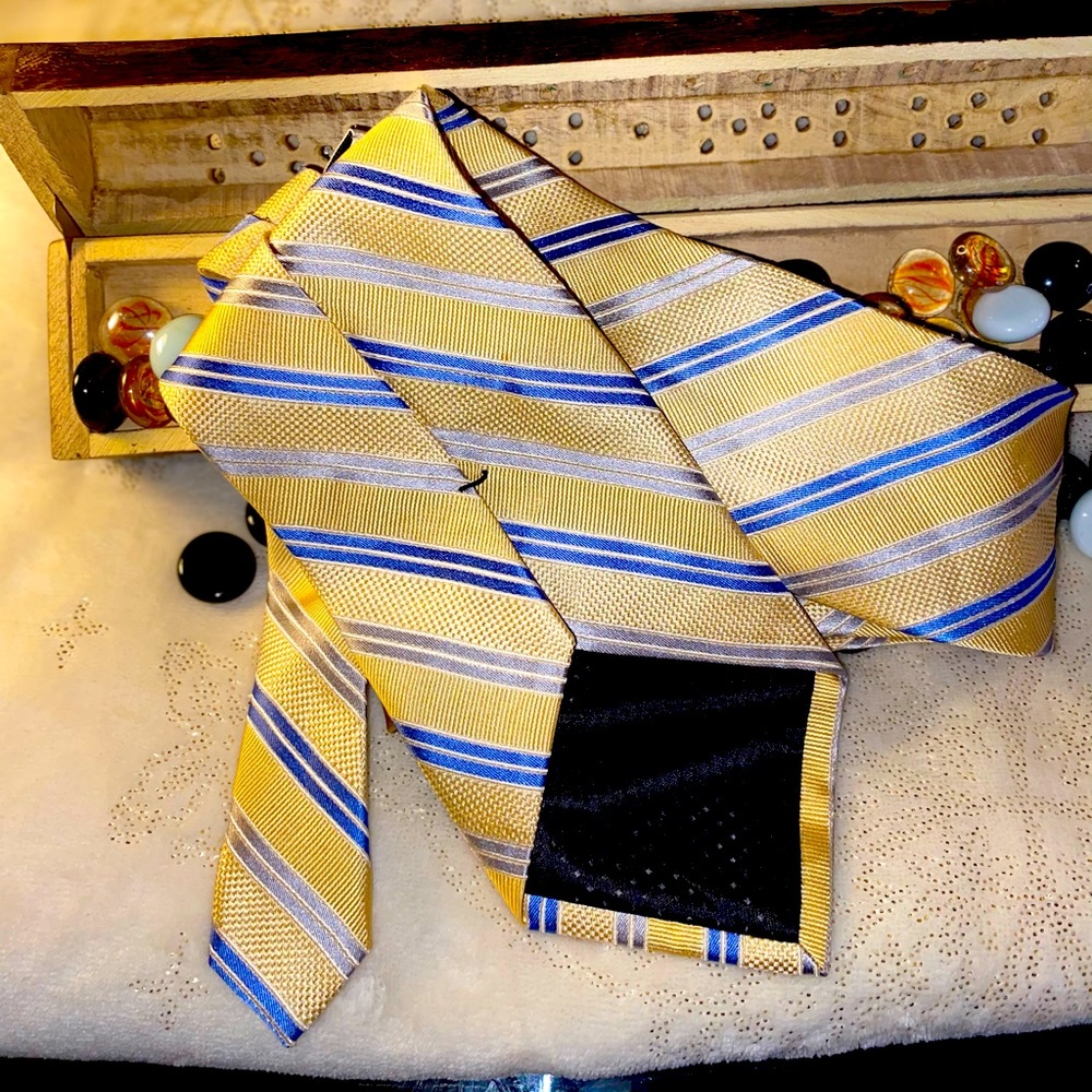 Flawless Oxford style tie